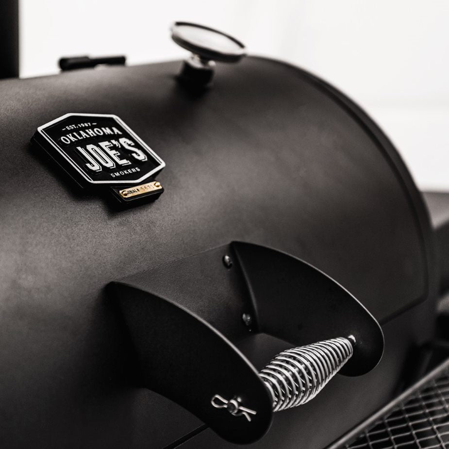 Oklahoma Joe Highland Reverse Flow Offset Smoker