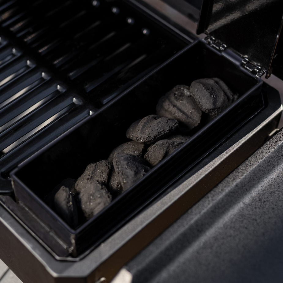 MasterBuilt Portable Charcoal Grill