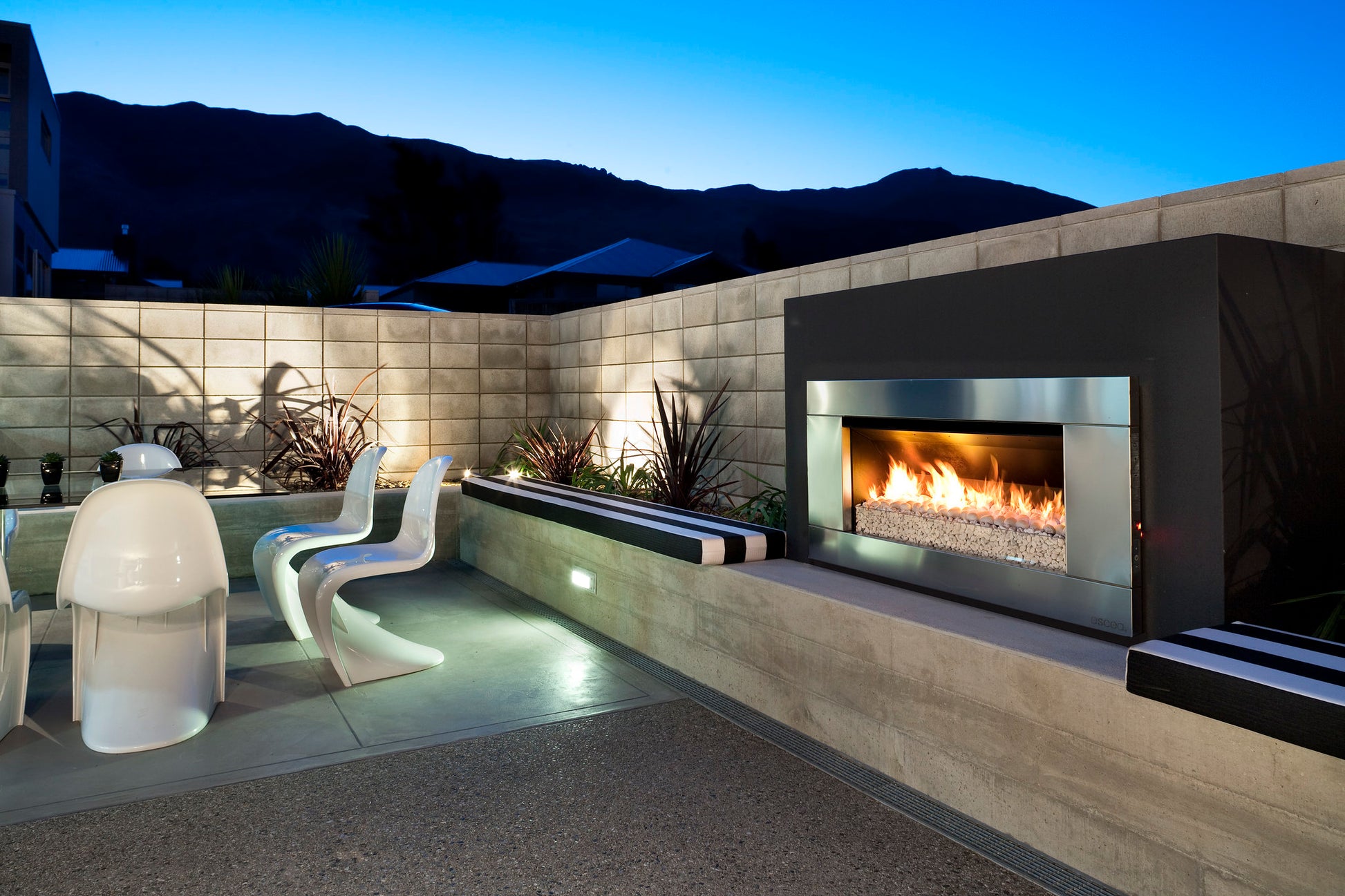 Escea EF5000 Outdoor Gas Fireplace